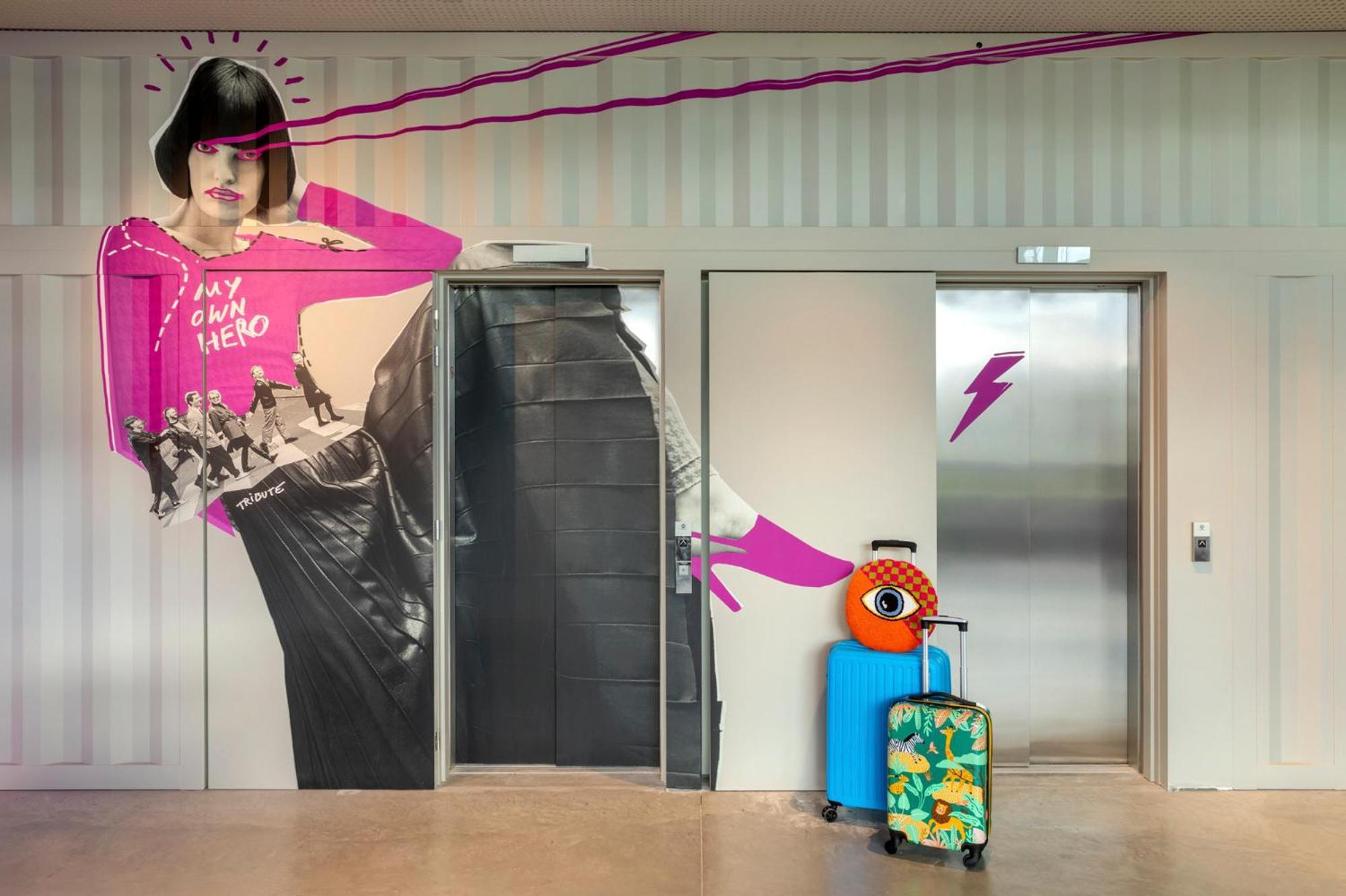 Hotel Moxy Antwerpen Exterior foto