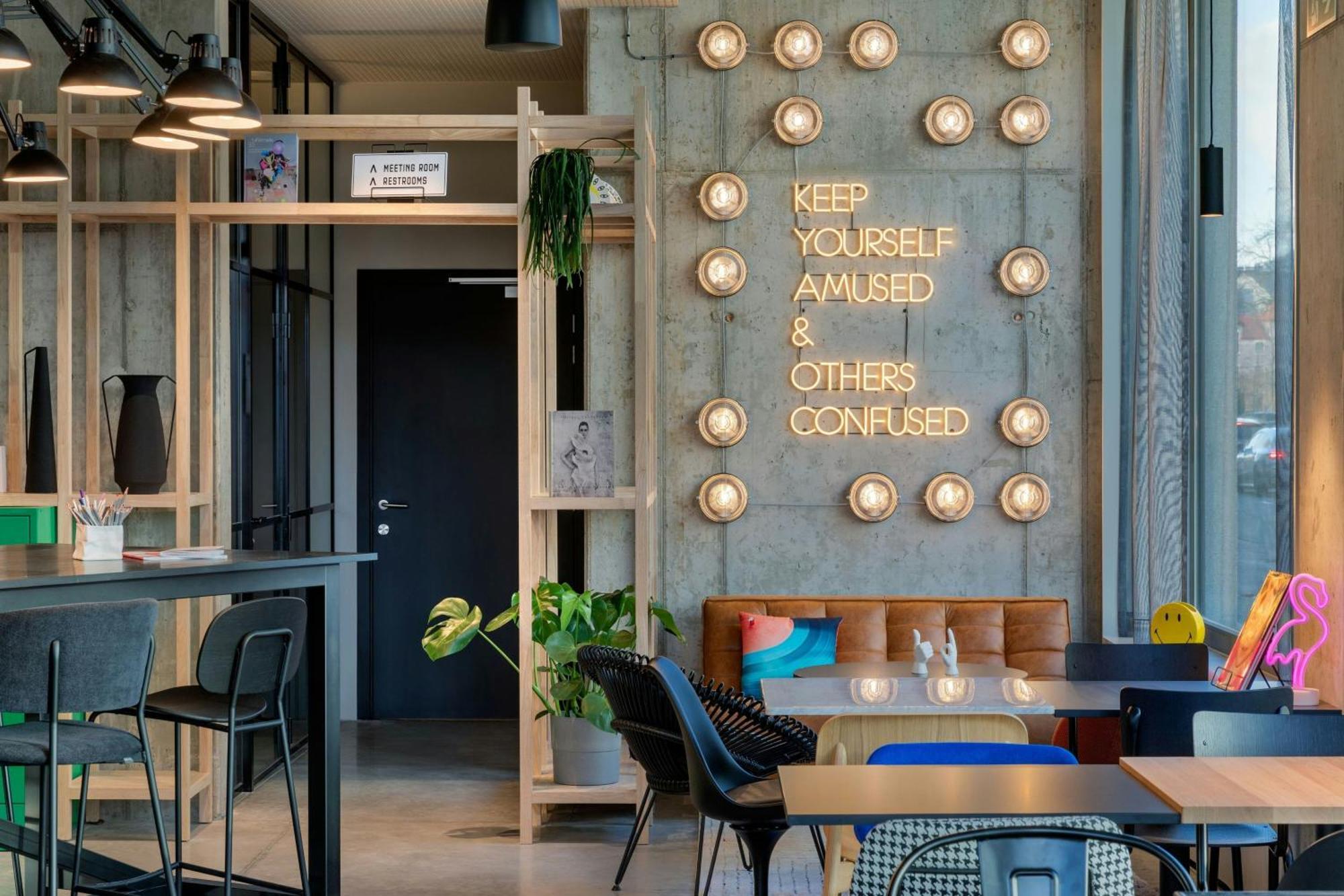 Hotel Moxy Antwerpen Exterior foto